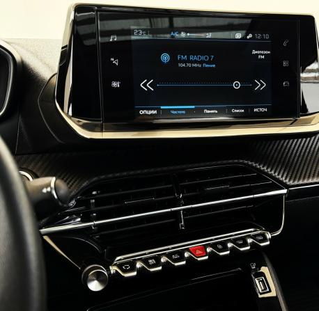 Peugeot 2008 II с пробегом 2023 года, цена 2 399 000 рублей, 18896 км, внедорожник, Автокод Объявления