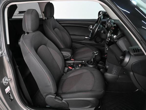Mini Hatch III (F55/F56) с пробегом 2017 года, цена 2 179 000 рублей, 52962 км, хэтчбек, Автокод Объявления