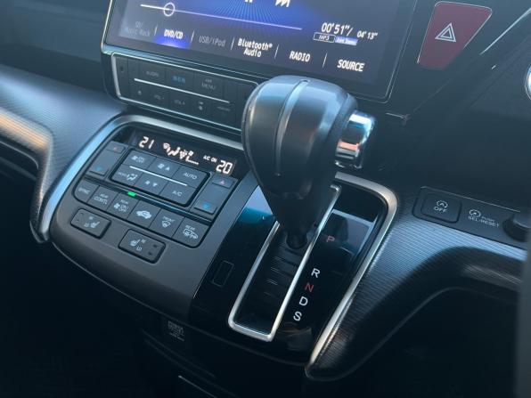 Honda Stepwgn V Рестайлинг с пробегом 2020 года, цена 2 509 200 рублей, 80780 км, минивэн, Автокод Объявления