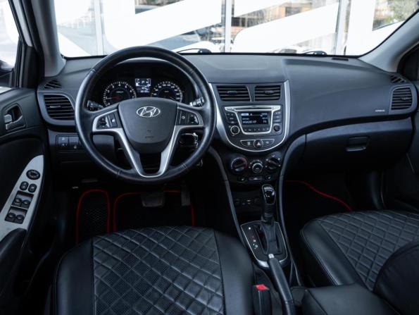 Hyundai Solaris I Рестайлинг с пробегом 2015 года, цена 1 220 000 рублей, 69152 км, седан, Автокод Объявления