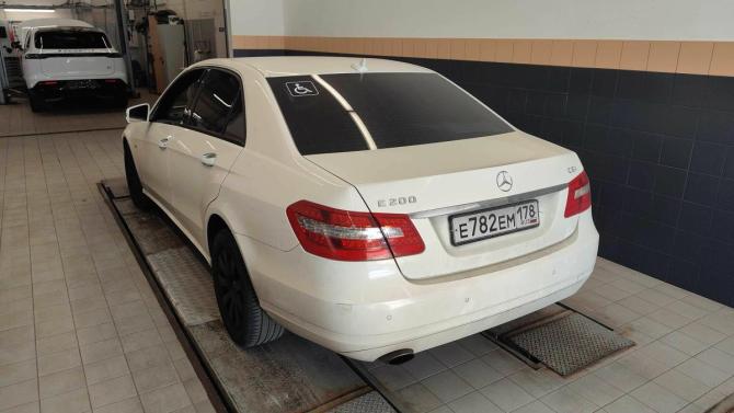 Mercedes-Benz E-Класс IV (W212 S212 C207) с пробегом 2010 года, цена 1 070 000 рублей, 360126 км, седан, Автокод Объявления