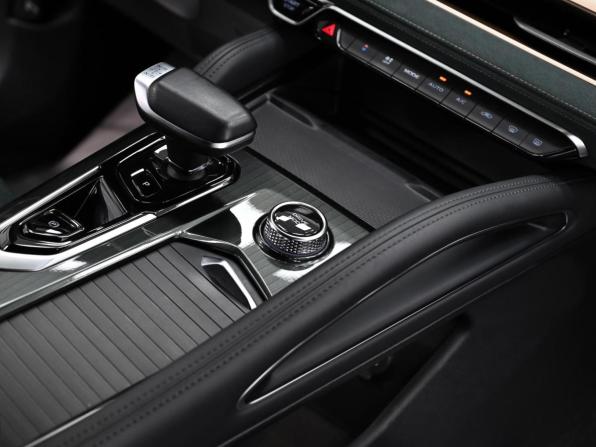 Geely Monjaro I с пробегом 2023 года, цена 2 949 000 рублей, 50000 км, внедорожник, Автокод Объявления