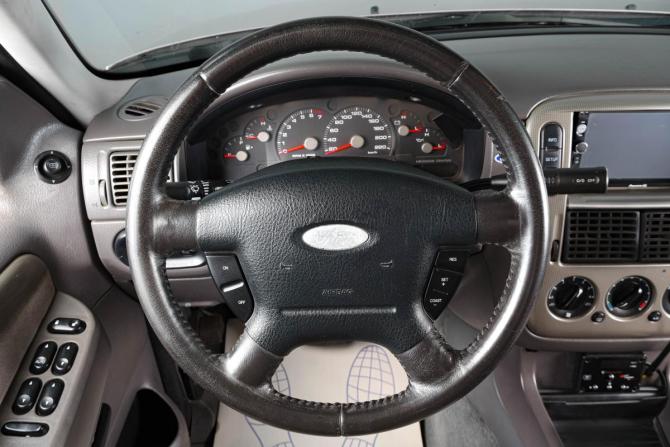 Ford Explorer III с пробегом 2004 года, цена 1 049 000 рублей, 250000 км, внедорожник, Автокод Объявления