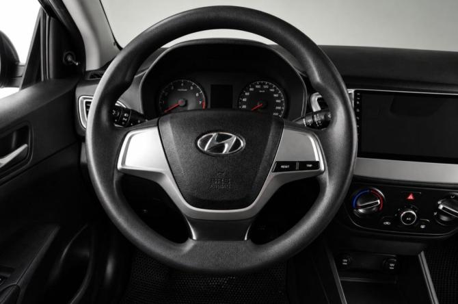 Hyundai Solaris II Рестайлинг с пробегом 2021 года, цена 1 099 000 рублей, 217000 км, седан, Автокод Объявления