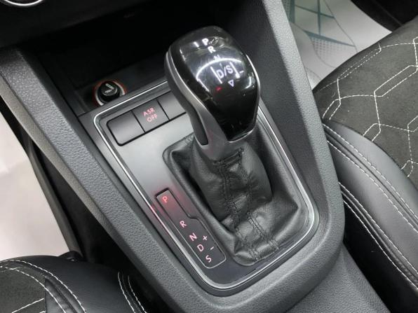 Volkswagen Jetta VI Рестайлинг с пробегом 2015 года, цена 1 040 000 рублей, 228908 км, седан, Автокод Объявления