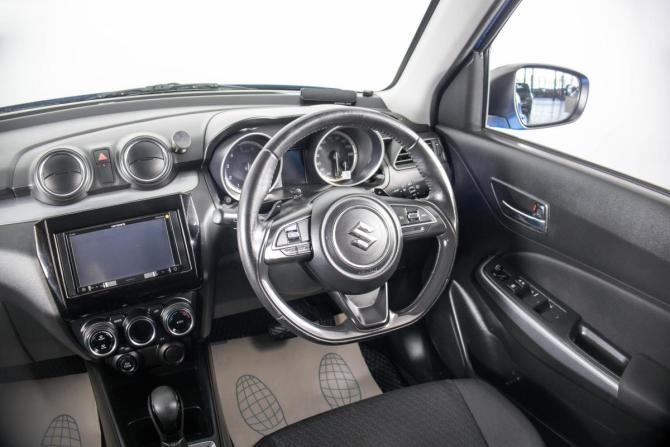 Suzuki Swift IV Рестайлинг с пробегом 2017 года, цена 1 439 000 рублей, 139245 км, хэтчбек, Автокод Объявления