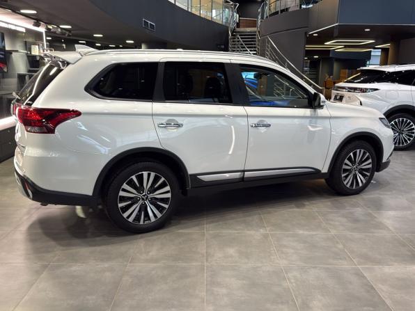 Mitsubishi Outlander III Рестайлинг 3 с пробегом 2018 года, цена 2 350 000 рублей, 151000 км, внедорожник, Автокод Объявления