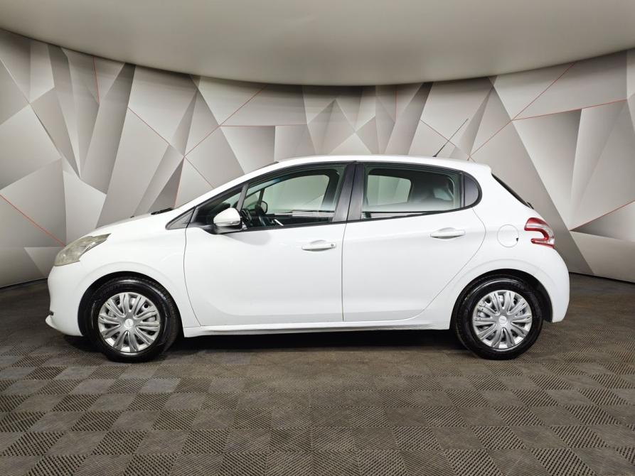Peugeot 208 I Москва  - изображение 5