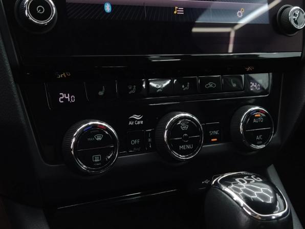 Skoda Octavia III (A7) Рестайлинг с пробегом 2018 года, цена 1 640 000 рублей, 129477 км, лифтбек, Автокод Объявления