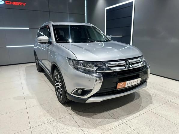 Mitsubishi Outlander III Рестайлинг 2 с пробегом 2018 года, цена 2 499 000 рублей, 193372 км, внедорожник, Автокод Объявления