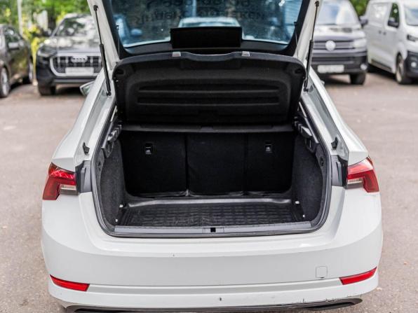 Skoda Octavia IV (A8) с пробегом 2021 года, цена 1 200 000 рублей, 465792 км, лифтбек, Автокод Объявления