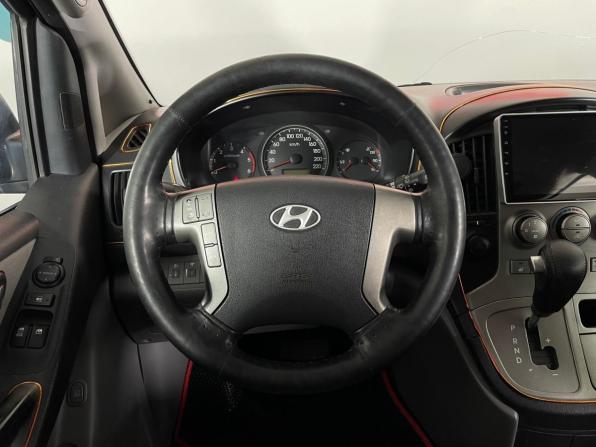 Hyundai H-1 II с пробегом 2010 года, цена 1 549 000 рублей, 312538 км, минивэн, Автокод Объявления