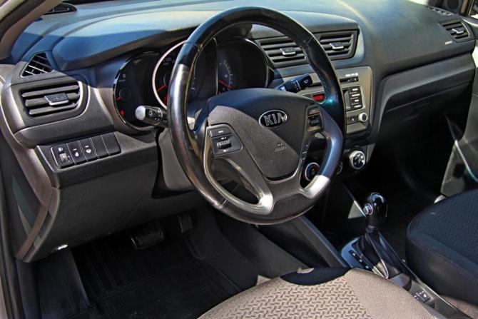 Kia Rio III Рестайлинг с пробегом 2017 года, цена 1 324 000 рублей, 64973 км, седан, Автокод Объявления