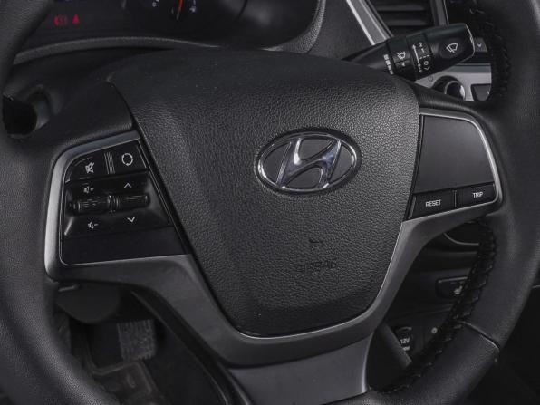 Hyundai Solaris II с пробегом 2017 года, цена 1 099 000 рублей, 168675 км, седан, Автокод Объявления