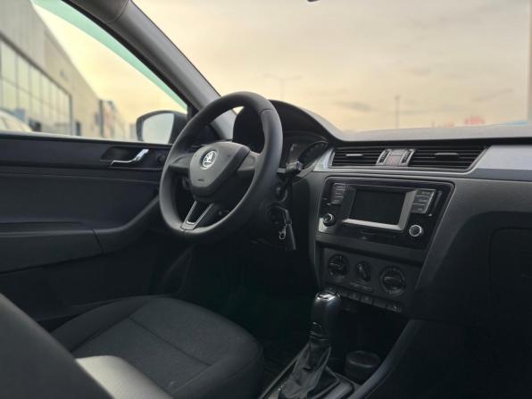 Skoda Rapid I Рестайлинг с пробегом 2017 года, цена 1 365 000 рублей, 77143 км, лифтбек, Автокод Объявления