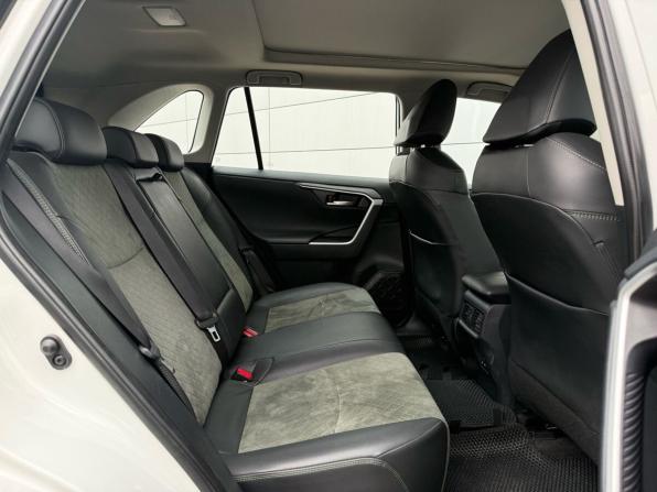 Toyota RAV4 V (XA50) с пробегом 2023 года, цена 3 552 000 рублей, 44300 км, внедорожник, Автокод Объявления