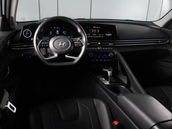 Hyundai Elantra VII (CN7) Рестайлинг с пробегом 2024 года, цена 2 099 000 рублей, 74792 км, седан, Автокод Объявления