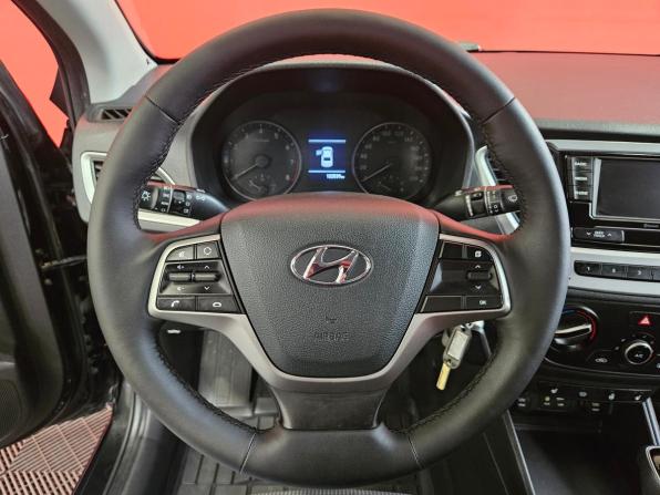 Hyundai Solaris II с пробегом 2018 года, цена 1 245 000 рублей, 122539 км, седан, Автокод Объявления