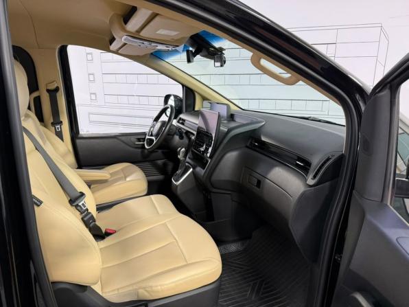 Hyundai Staria I с пробегом 2022 года, цена 3 999 000 рублей, 78000 км, минивэн, Автокод Объявления