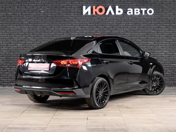 Hyundai Solaris II Рестайлинг с пробегом 2021 года, цена 1 360 000 рублей, 106375 км, седан, Автокод Объявления