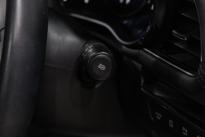 Mazda 3 IV (BP) с пробегом 2021 года, цена 1 869 000 рублей, 28000 км, хэтчбек, Автокод Объявления