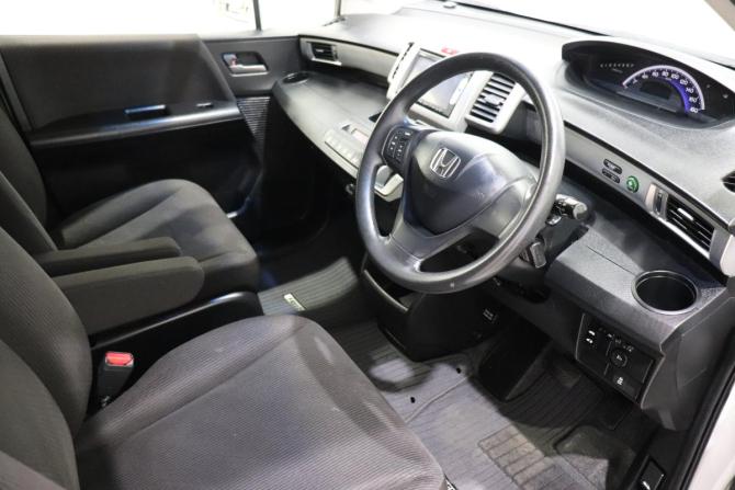 Honda Freed I Рестайлинг с пробегом 2014 года, цена 1 130 000 рублей, 72619 км, компактвэн, Автокод Объявления