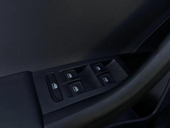 Volkswagen Polo VI с пробегом 2021 года, цена 1 739 000 рублей, 35700 км, лифтбек, Автокод Объявления