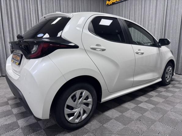 Toyota Yaris IV с пробегом 2020 года, цена 1 400 000 рублей, 65289 км, хэтчбек, Автокод Объявления