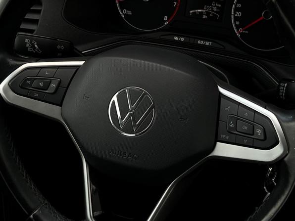 Volkswagen Polo VI с пробегом 2022 года, цена 1 655 400 рублей, 65978 км, лифтбек, Автокод Объявления