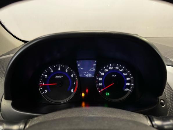 Hyundai Solaris I с пробегом 2013 года, цена 650 000 рублей, 74952 км, седан, Автокод Объявления