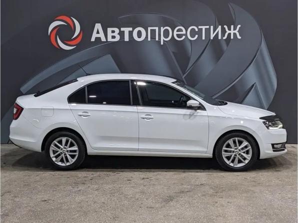 Skoda Rapid I Рестайлинг с пробегом 2018 года, цена 1 299 000 рублей, 119227 км, лифтбек, Автокод Объявления
