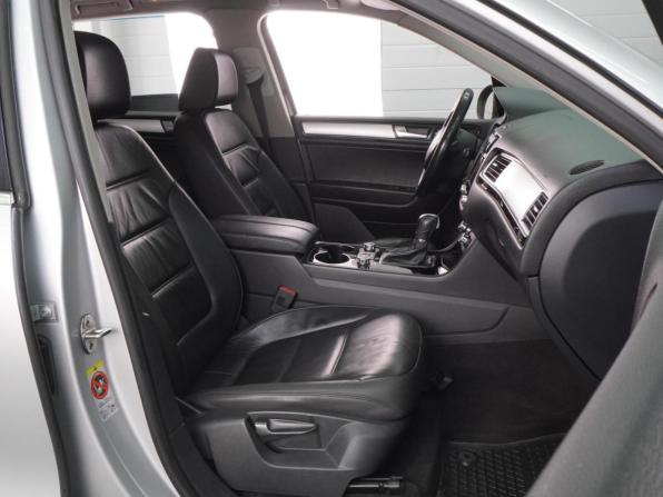 Volkswagen Touareg II с пробегом 2013 года, цена 1 799 000 рублей, 262394 км, внедорожник, Автокод Объявления