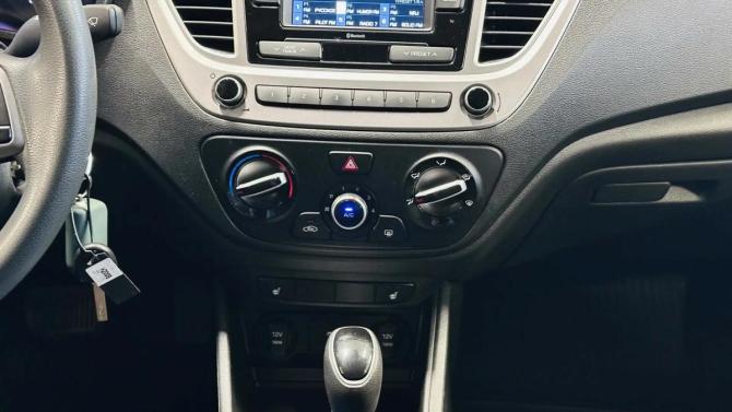 Hyundai Solaris II Рестайлинг с пробегом 2021 года, цена 1 734 000 рублей, 50000 км, седан, Автокод Объявления