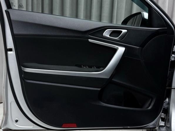Kia Ceed III с пробегом 2019 года, цена 1 769 000 рублей, 98132 км, универсал, Автокод Объявления