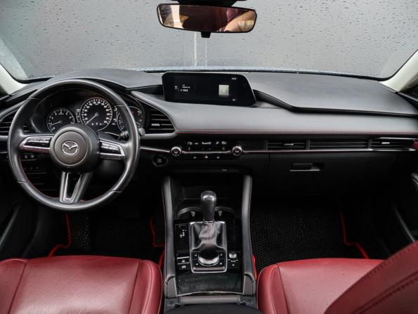 Mazda 3 IV (BP) с пробегом 2022 года, цена 2 470 000 рублей, 60282 км, седан, Автокод Объявления
