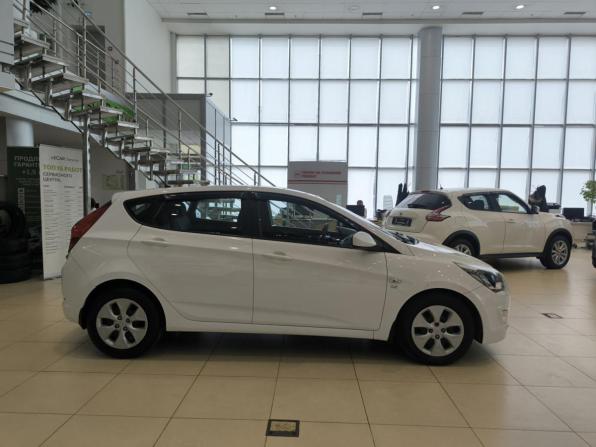 Hyundai Solaris I Рестайлинг с пробегом 2016 года, цена 1 020 000 рублей, 129500 км, хэтчбек, Автокод Объявления