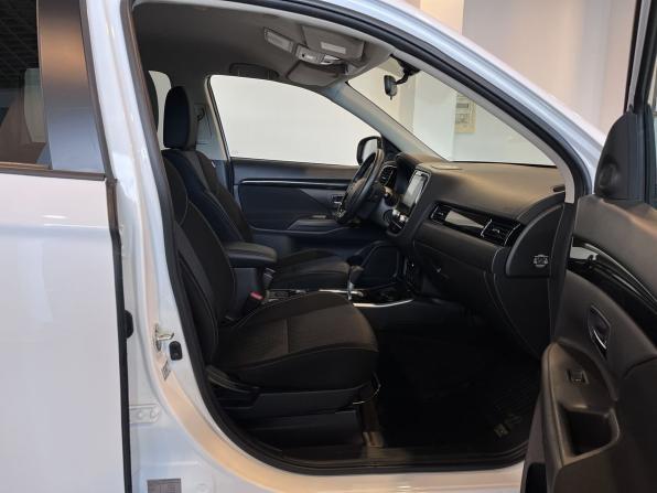 Mitsubishi Outlander III Рестайлинг 3 с пробегом 2021 года, цена 2 670 000 рублей, 42581 км, внедорожник, Автокод Объявления