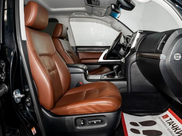 Toyota Land Cruiser 200 Series Рестайлинг 2 с пробегом 2016 года, цена 5 596 000 рублей, 194429 км, внедорожник, Автокод Объявления
