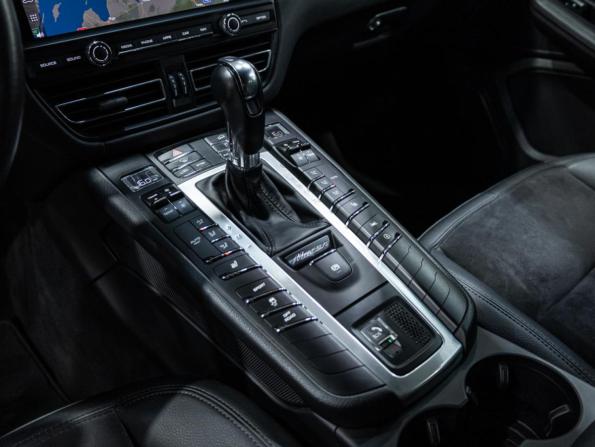 Porsche Macan I Рестайлинг с пробегом 2020 года, цена 4 999 000 рублей, 73198 км, внедорожник, Автокод Объявления