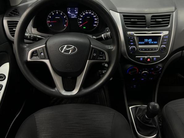 Hyundai Solaris I Рестайлинг с пробегом 2015 года, цена 1 030 000 рублей, 59810 км, седан, Автокод Объявления