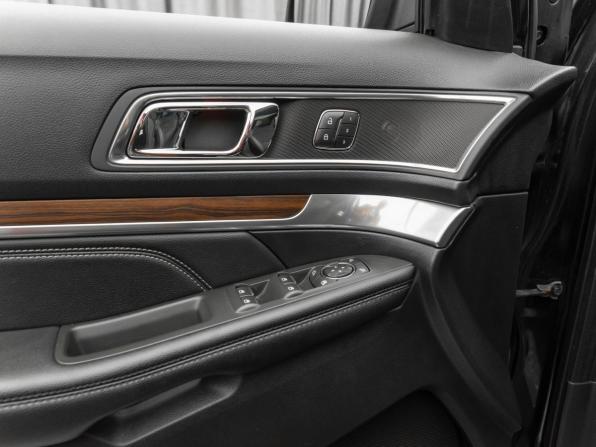 Ford Explorer V Рестайлинг с пробегом 2018 года, цена 2 450 000 рублей, 205511 км, внедорожник, Автокод Объявления