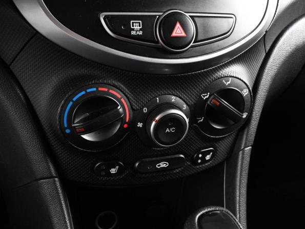 Hyundai Solaris I Рестайлинг с пробегом 2015 года, цена 1 060 000 рублей, 109758 км, седан, Автокод Объявления