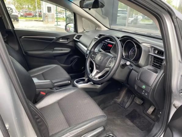 Honda Fit III с пробегом 2013 года, цена 1 105 000 рублей, 193519 км, хэтчбек, Автокод Объявления