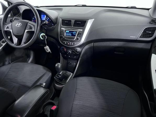 Hyundai Solaris I Рестайлинг с пробегом 2016 года, цена 935 000 рублей, 142082 км, хэтчбек, Автокод Объявления