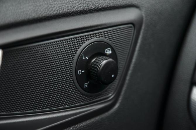 Skoda Yeti I Рестайлинг с пробегом 2015 года, цена 1 330 000 рублей, 204998 км, внедорожник, Автокод Объявления