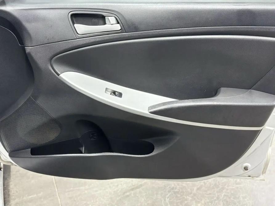 Hyundai Solaris I Саратов  - изображение 11