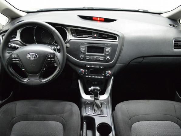Kia Ceed II Рестайлинг с пробегом 2016 года, цена 901 000 рублей, 330970 км, хэтчбек, Автокод Объявления
