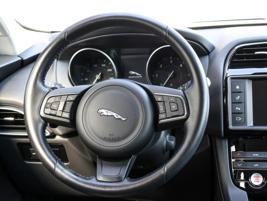 Jaguar F-Pace I Москва  - изображение 17