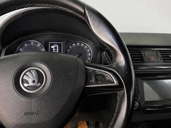 Skoda Rapid I с пробегом 2015 года, цена 679 000 рублей, 318693 км, лифтбек, Автокод Объявления