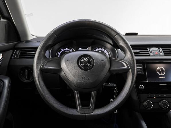 Skoda Octavia III (A7) Рестайлинг с пробегом 2019 года, цена 1 455 000 рублей, 106644 км, лифтбек, Автокод Объявления